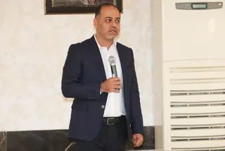 داور
