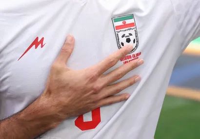 فصلی برای اهتزاز پرچم بالابلند ایران‌زمین