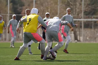 زیر ۱۷:سال