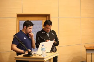 داوران پشت دروازه